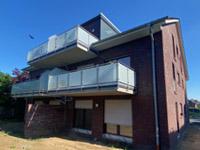 6 Familienhaus in Gronau NRW, KfW 40 EE Bauweise, Teilkeller, Luft-Wasser-Wärmepumpe (LWP), Balkone. Gaube mit Trespa