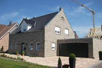 Cottage Haus bauen in Senden (Ottmarsbocholt, Bösensell), Schildgiebel (englischer Stil), Sprossenfenster, Doppelgarage