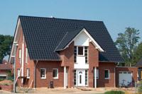 Klassisches Massivhaus in Wettringen (Rheine, Neuenkirchen, Ochtrup), Eingangsgiebel mit Säulen, Panorama Dachfenster