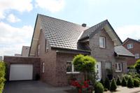 Einfamilienhaus Neubau in Münster, Vollkeller, Erdwärmepumpe + Tiefenbohrung, Gaube, Erker, Massivhaus, Effizienz70