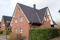 Klassisches Massivhaus Fertighaus in Drensteinfurt (Ascheberg, Sendenhorst, Ahlen), Dachschleppe, giebelständig, Garage